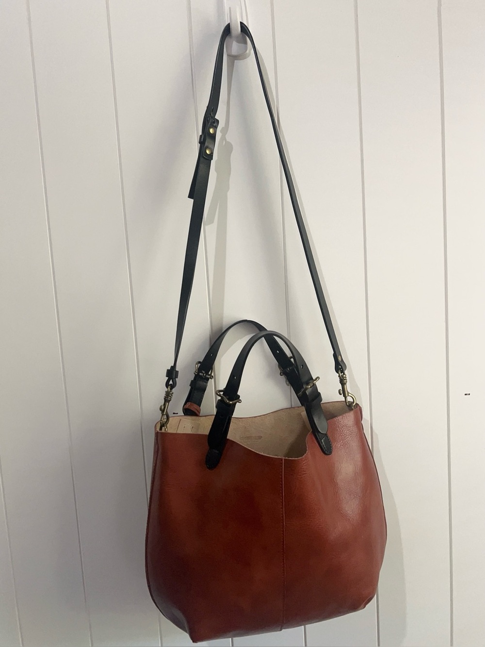 Old Trend Modern Vintage Leather Crossbody Bag Tote Rust Black